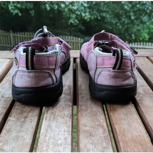 Keen Women's Newport H2 Hiking Sandal size 6  pink and gray - Picture 5 of 9